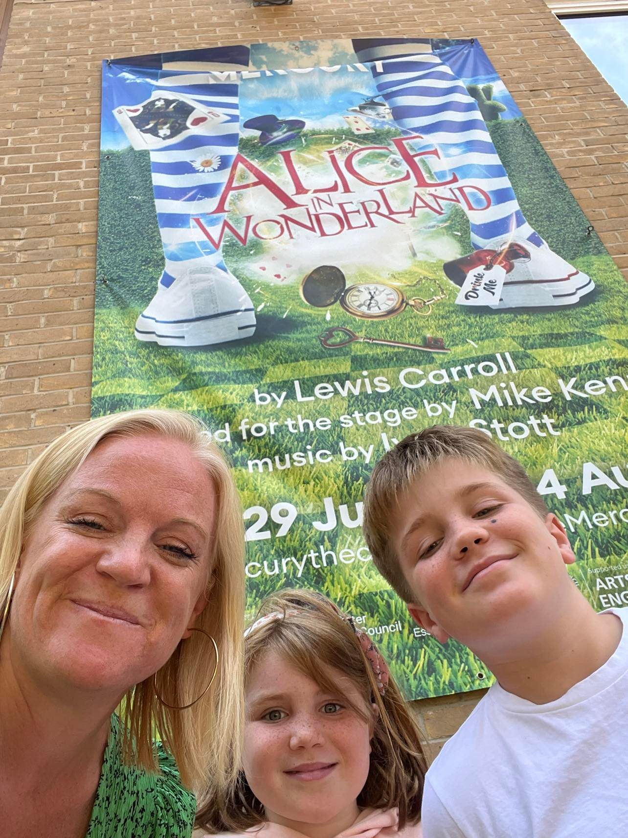 Essex family blogger theatre review. Alice in wonderland Mercury colchester