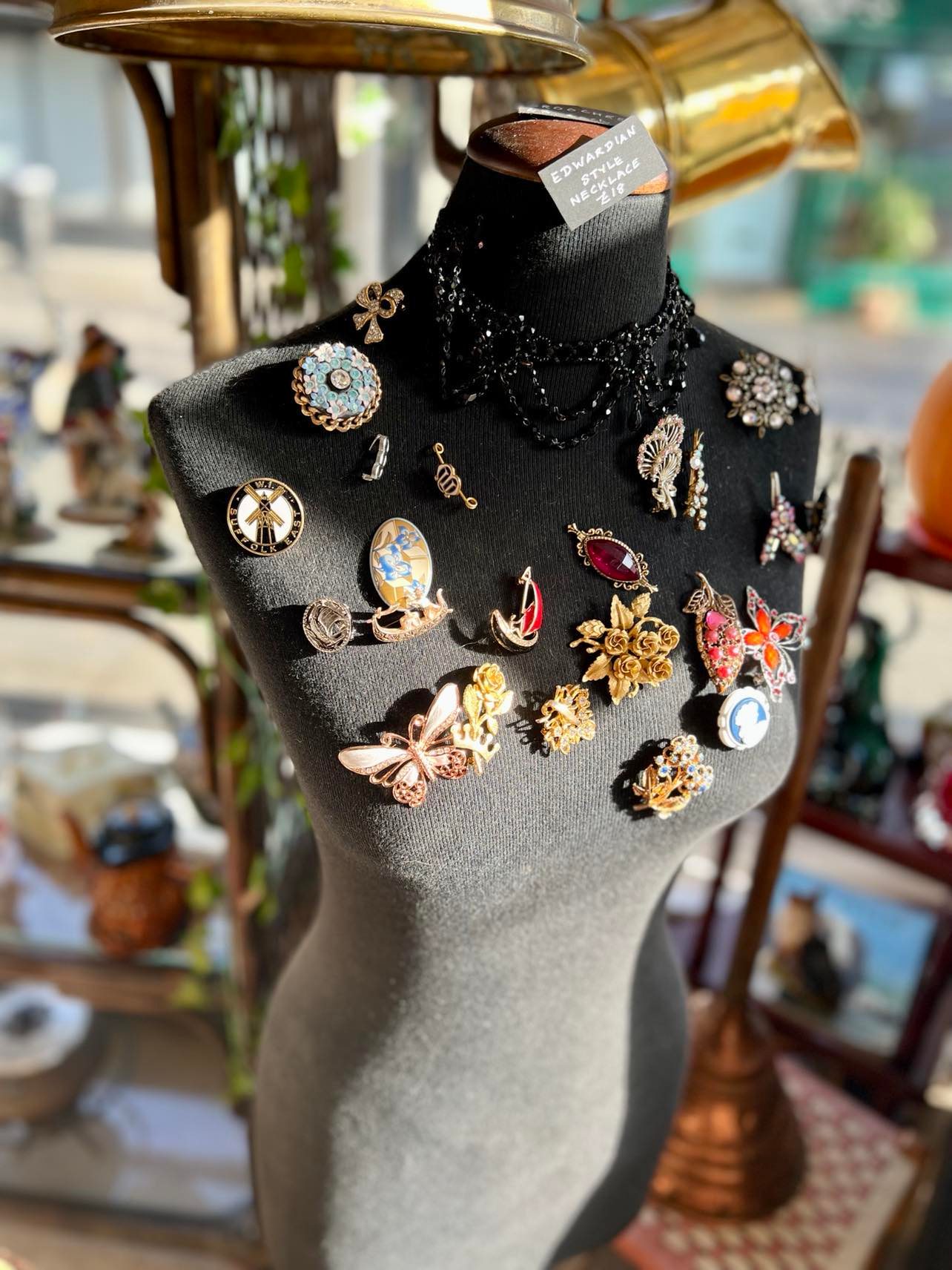 Vintage brooches in cromwells ipswich, suffolk christmas shopping